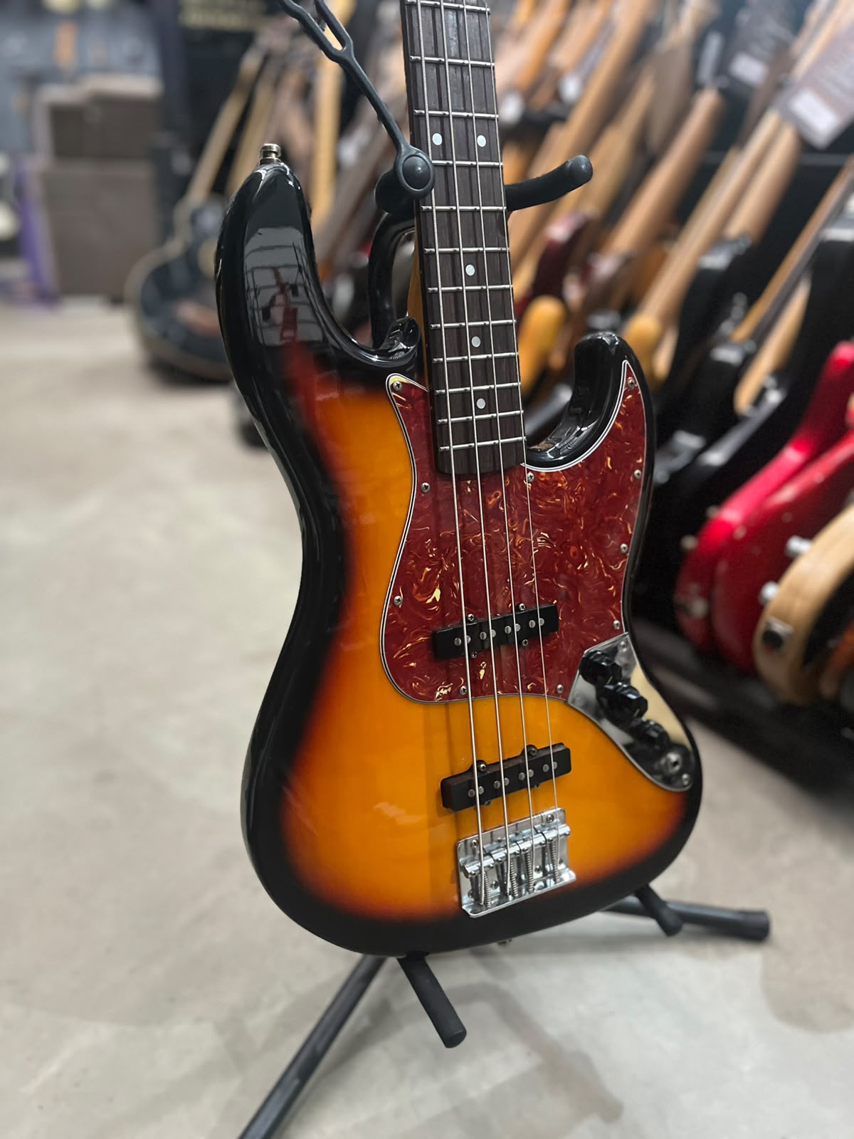 BAIXO TAGIMA WOODSTOCK 73 SUNBURST  4 CORDAS miniatura 3