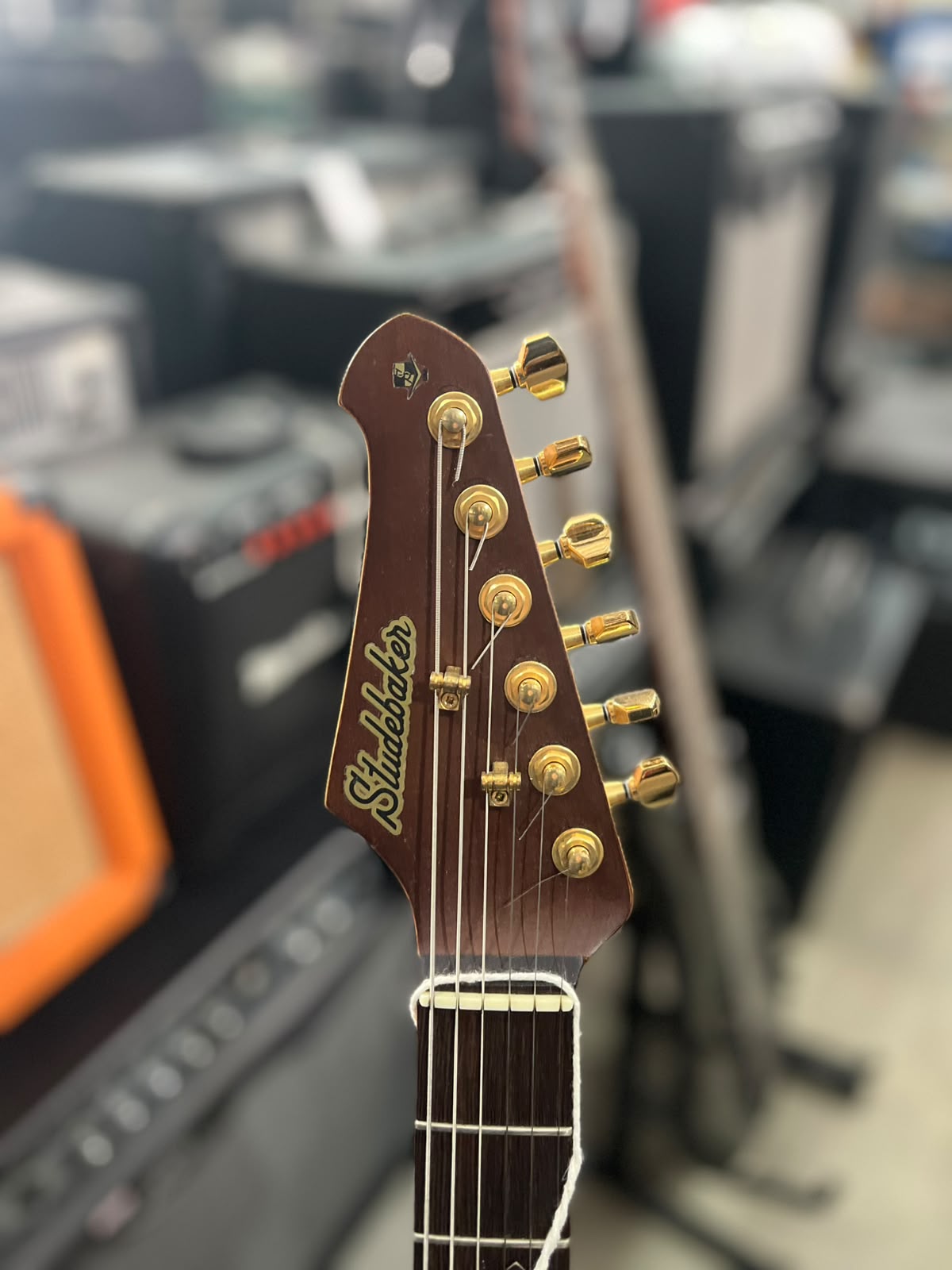 GUITARRA STUDEBACKER STRATO MADEIRA miniatura 5