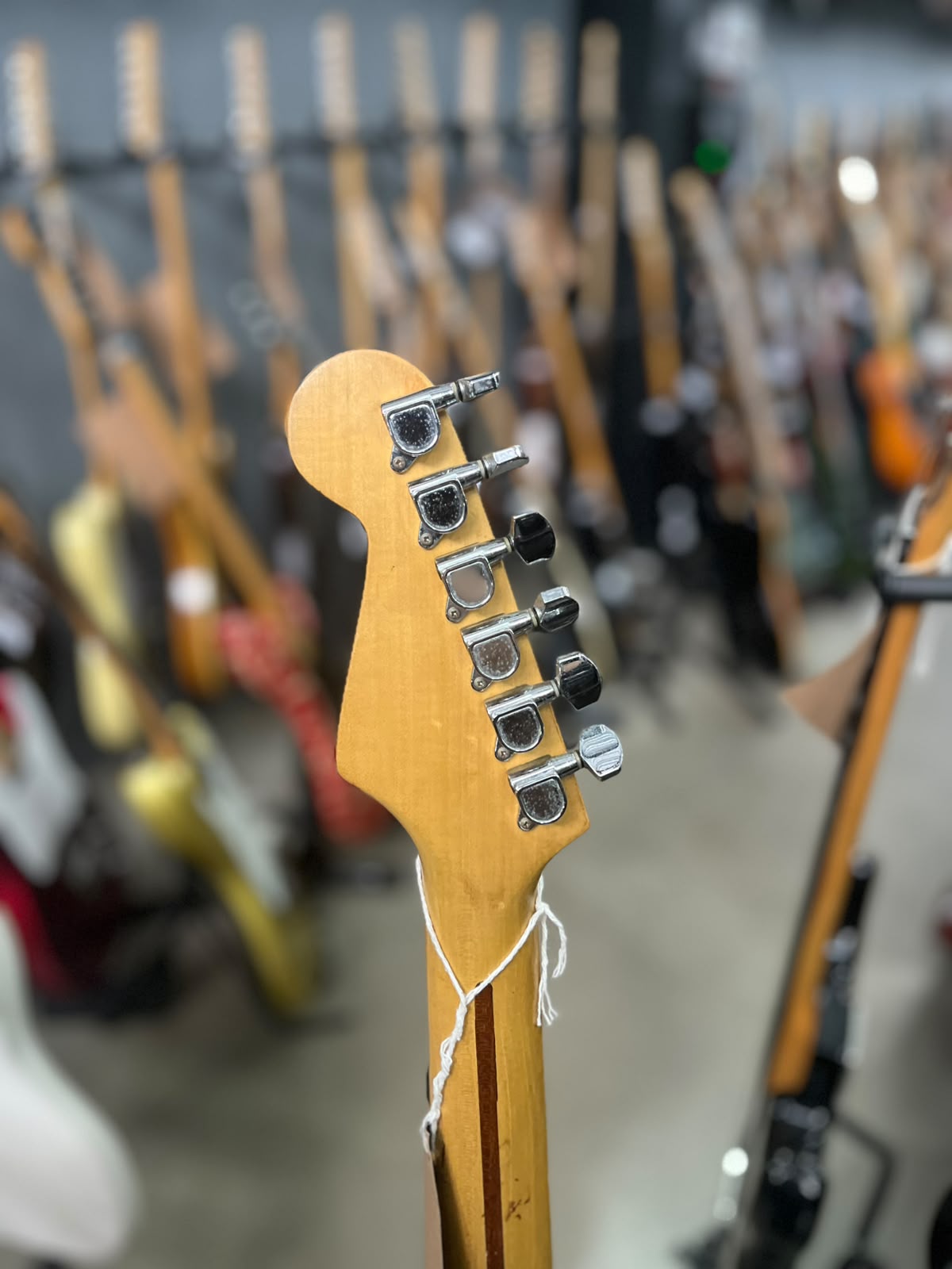 Guitarra Dolphin Strato vintage miniatura 7