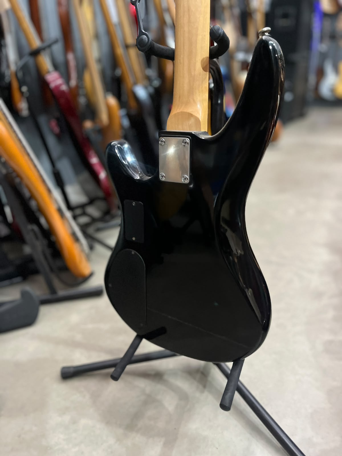 Baixo Samick Preto – Modelo PJ 4 cordas miniatura 9