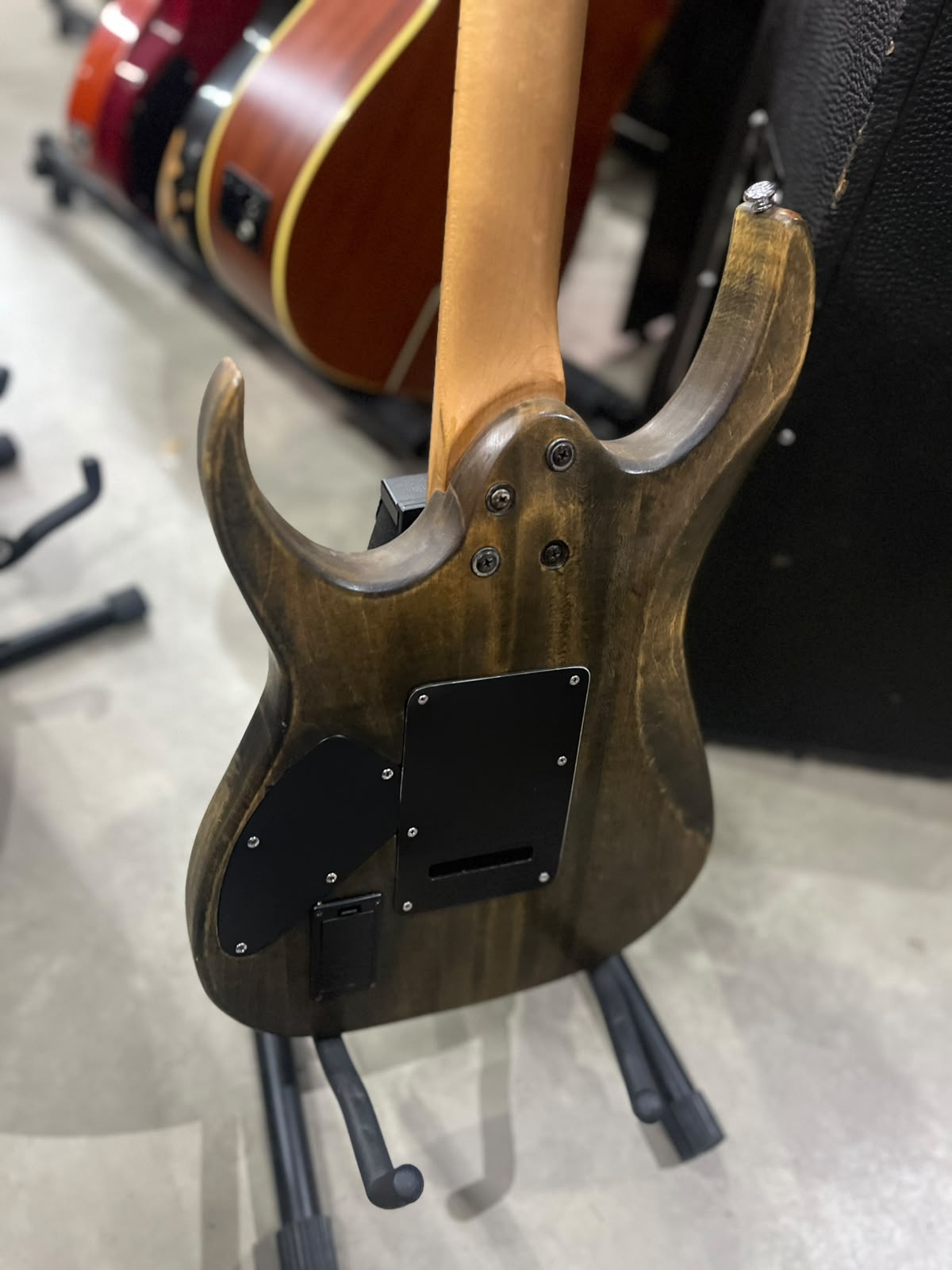 Guitarra Ibanez  Modelo: RG270 Madeira miniatura 8