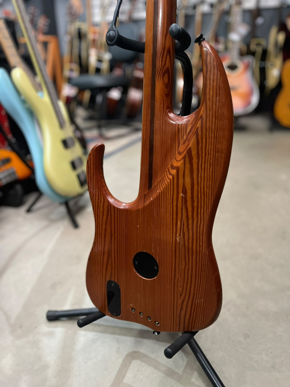 Baixo Fretless luthier amadeirado miniatura 9