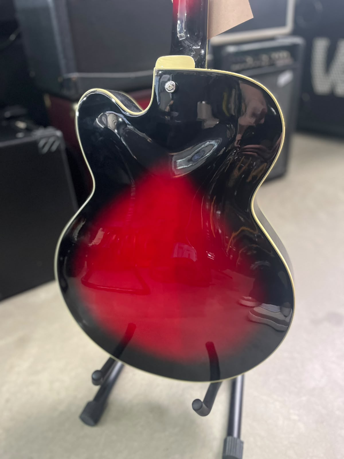 Guitarra Ibanez Artcore AF75 Semi acústica preta Redburst escudo preto miniatura 7