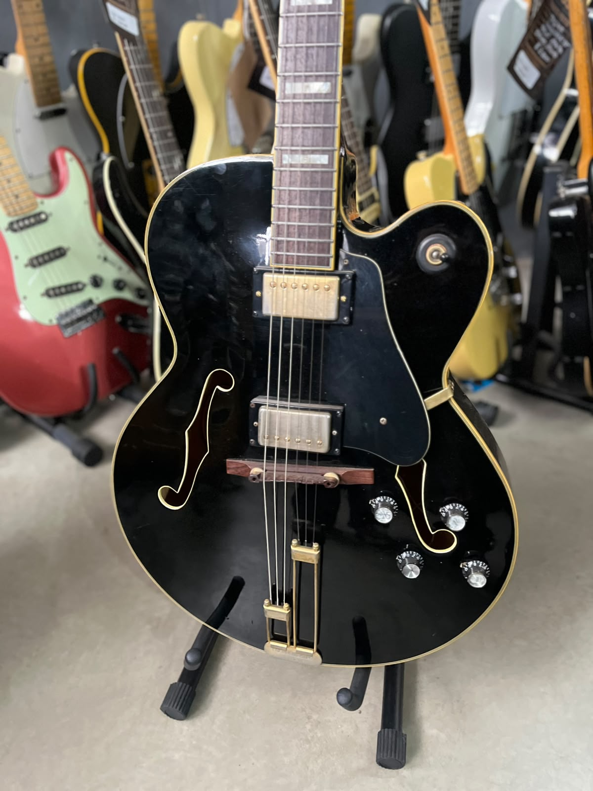 Guitarra Marca Epiphone BroadWay miniatura 2