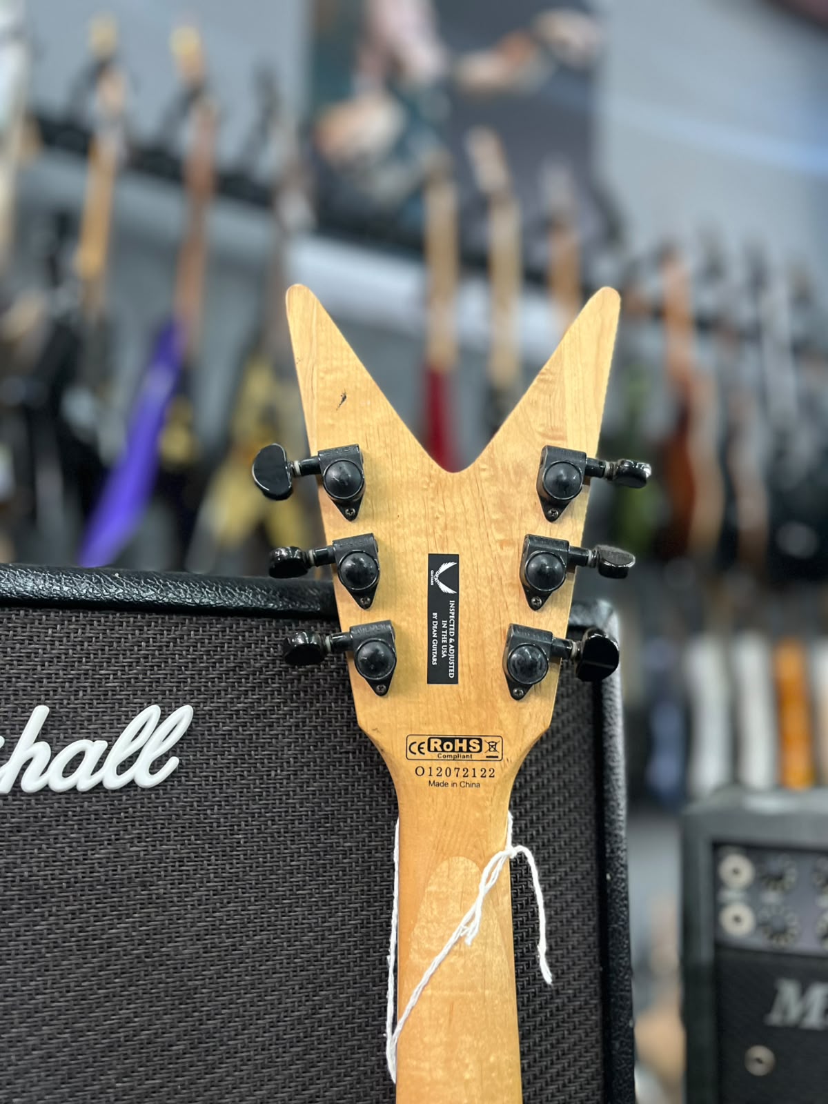 Guitarra Dean Flying V Branca miniatura 6