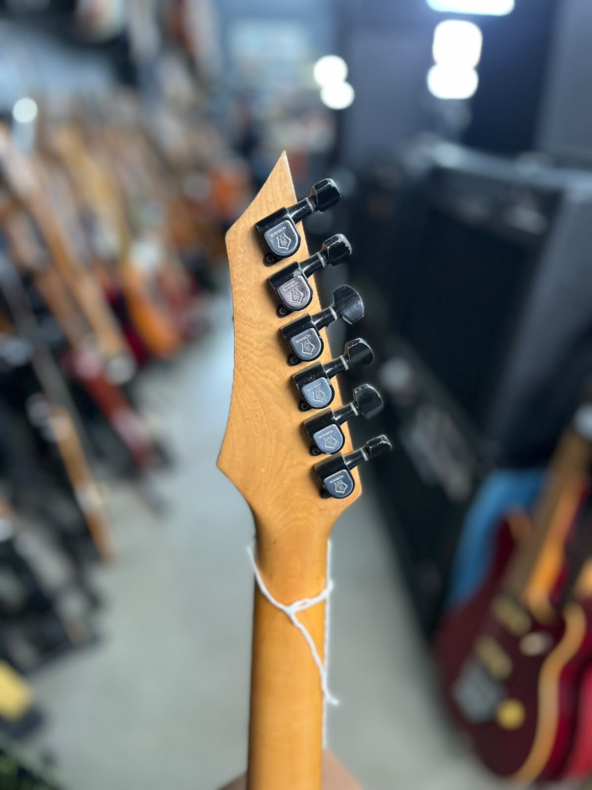 Guitarra Marca Strinberg – Modelo: Superstrato braço desenhado miniatura 7