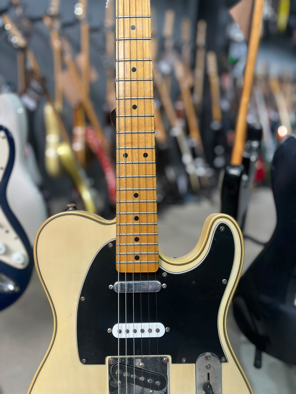 Guitarra Nolan  Telecaster creme escudo preto miniatura 4