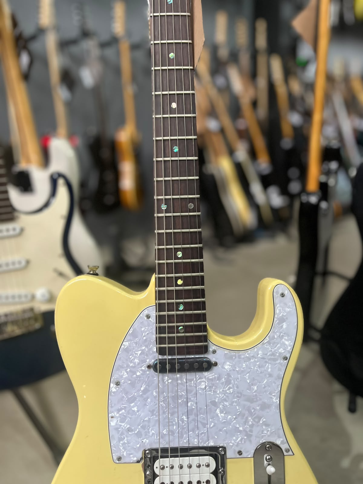 Guitarra Marca tagima  Modelo 505 telecaster  miniatura 4