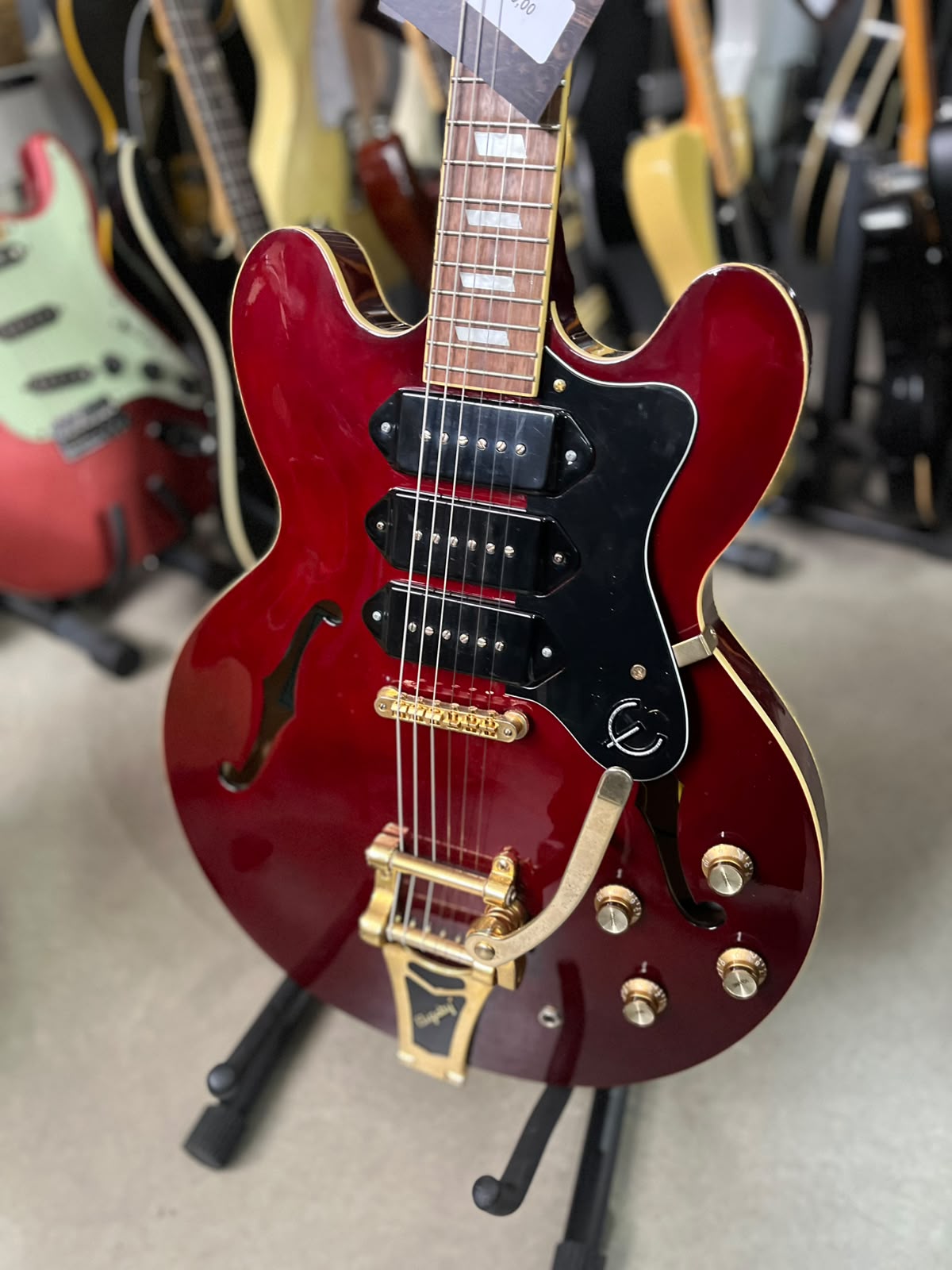 Epiphone Semi Acústica Riviera Custon p93 vermelha escudo preto miniatura 2