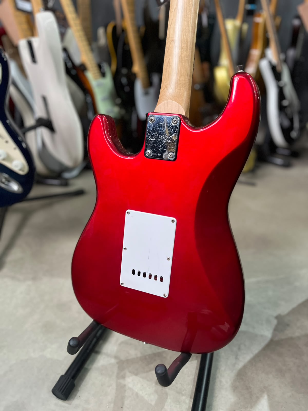Guitarra Condor Modelo: Strato vermelha escudo branco miniatura 9