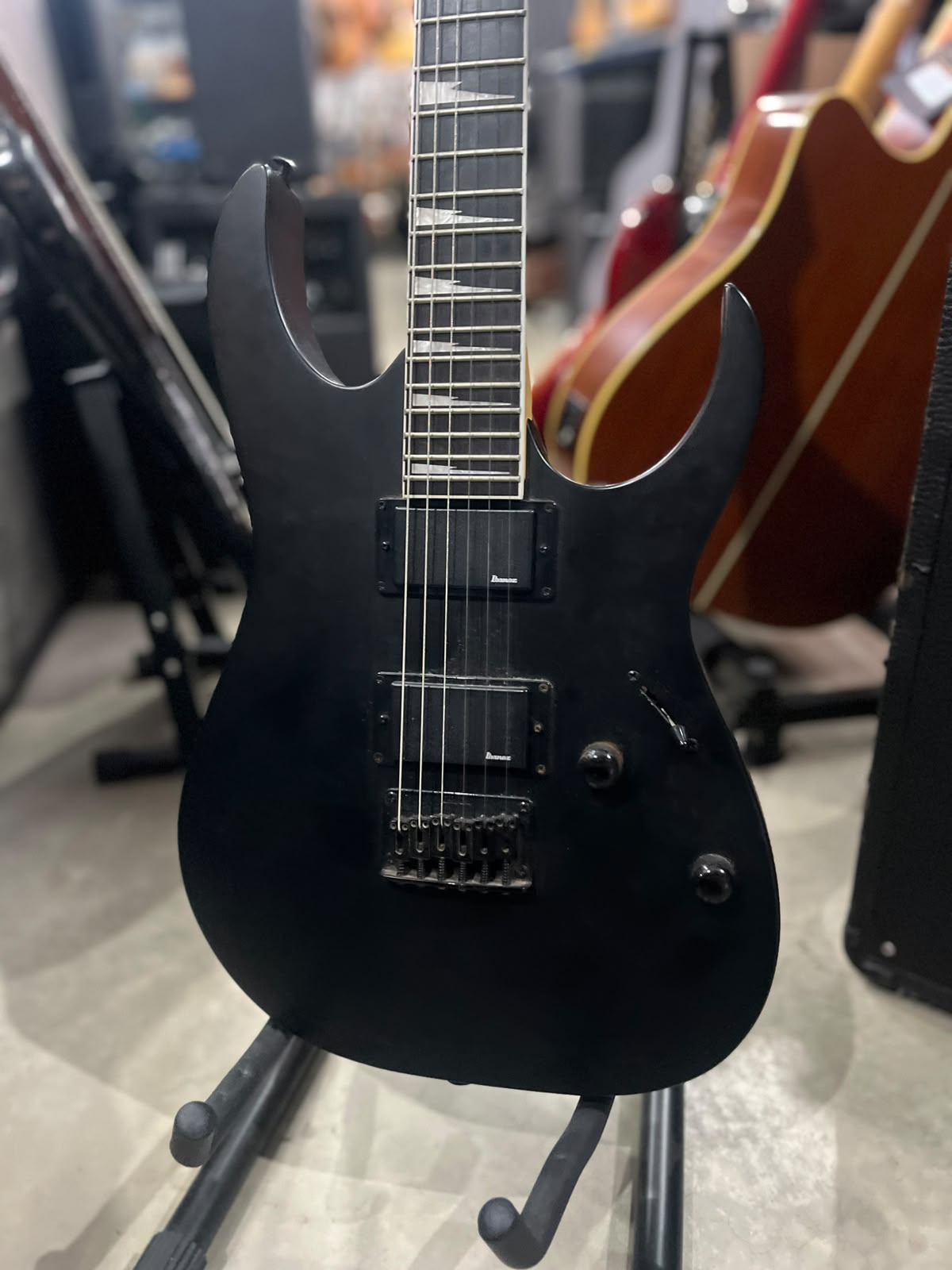 GUITARRA IBANEZ GIO SUPERSTRATO PRETA FOSCA miniatura 2