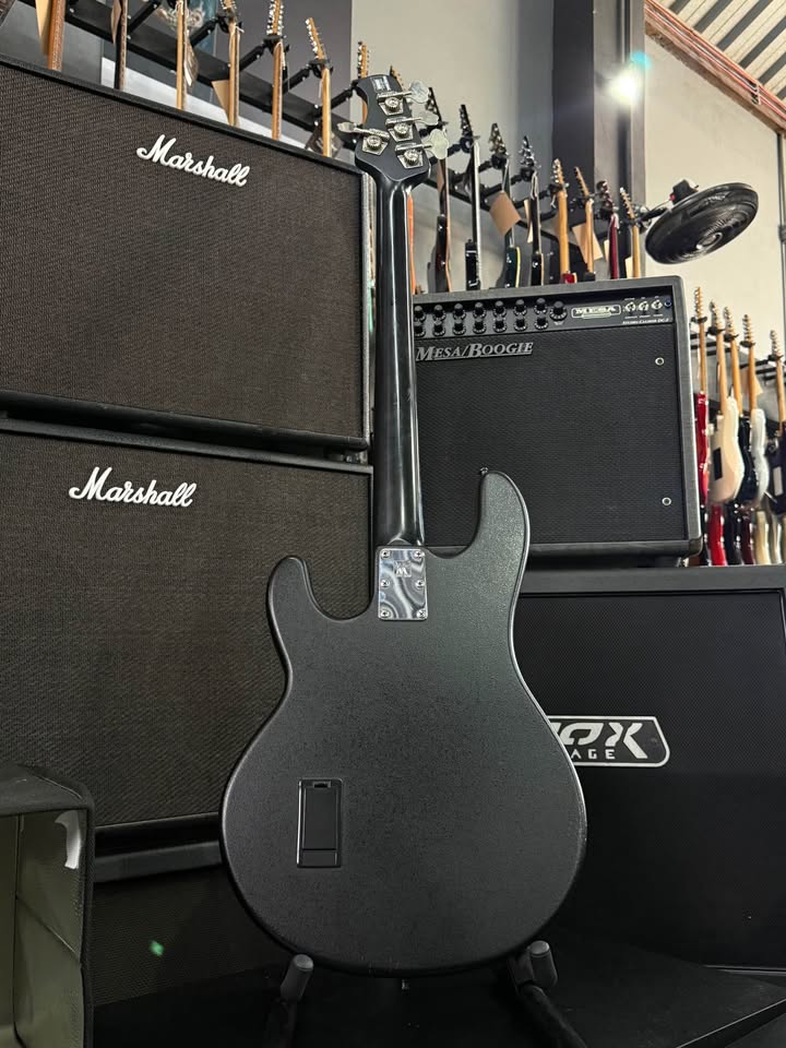 Baixo SUB MUSIC MAN AMERICANO 2005 4 cordas preto fosco miniatura 7