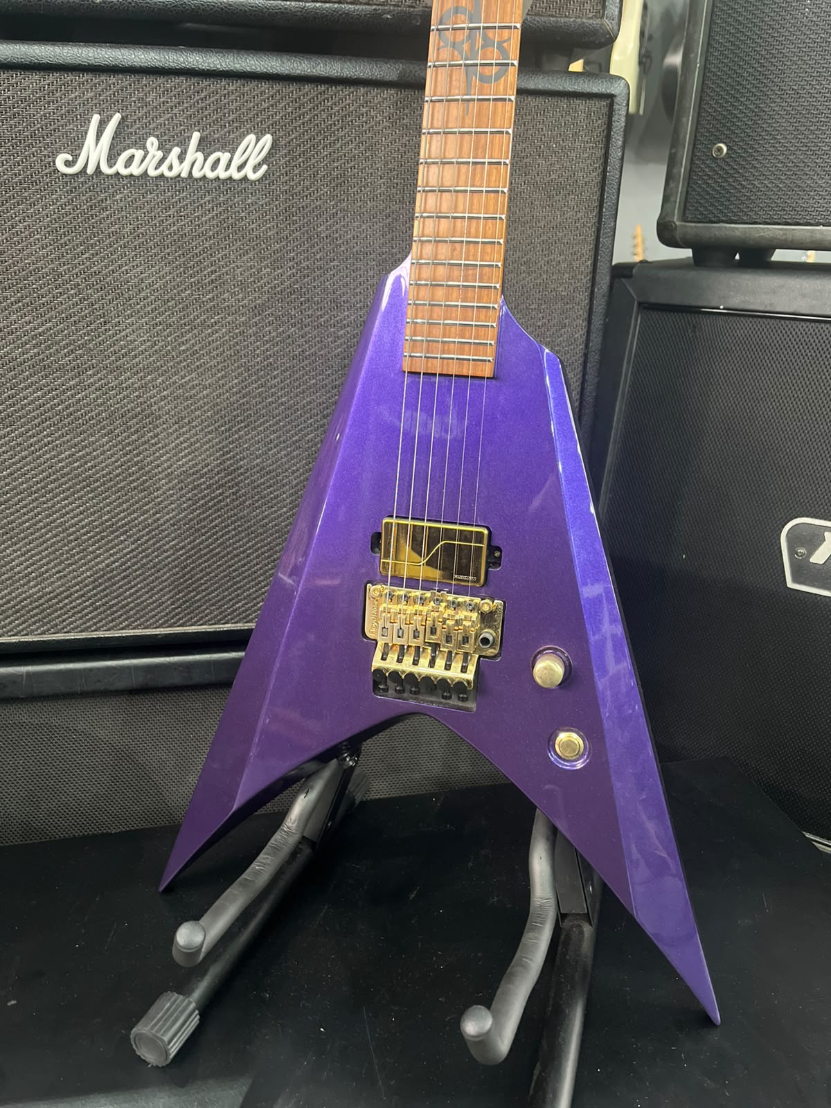 GUITARRA SOLAR V 1.6 WOLFMASTER FLYIN V ROXA miniatura 2