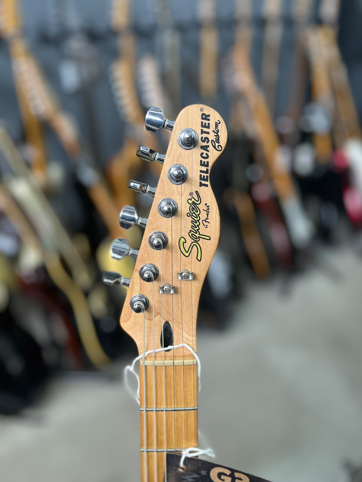 Guitarra Squier Telecaster Amarela com escudo preto miniatura 5