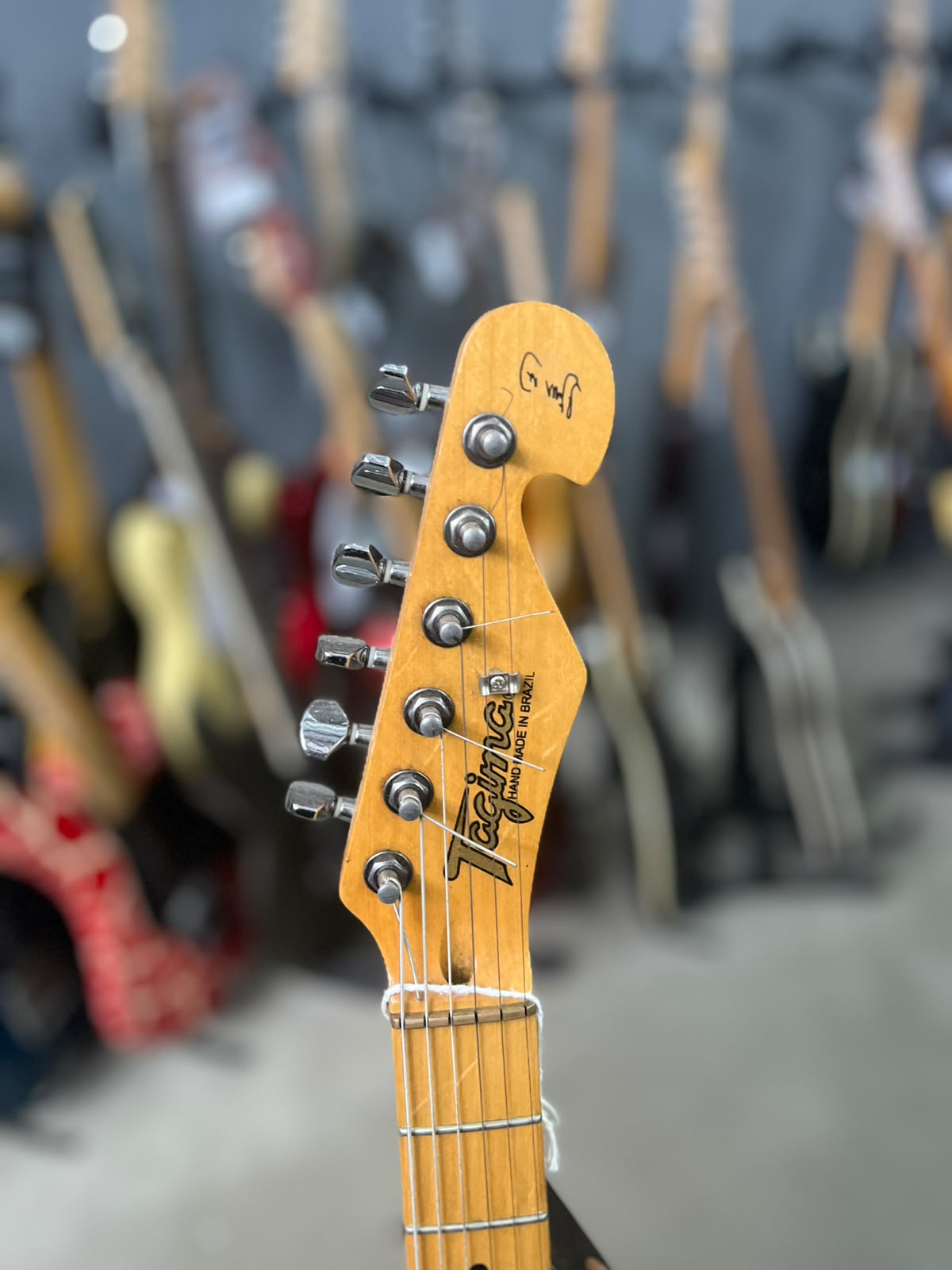 Guitarra Marca tagima – Modelo telecaster miniatura 6