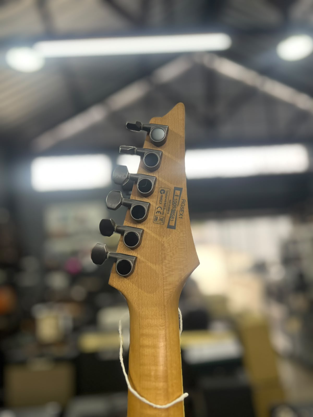 Guitarra Marca Ibanez  RG Series miniatura 6
