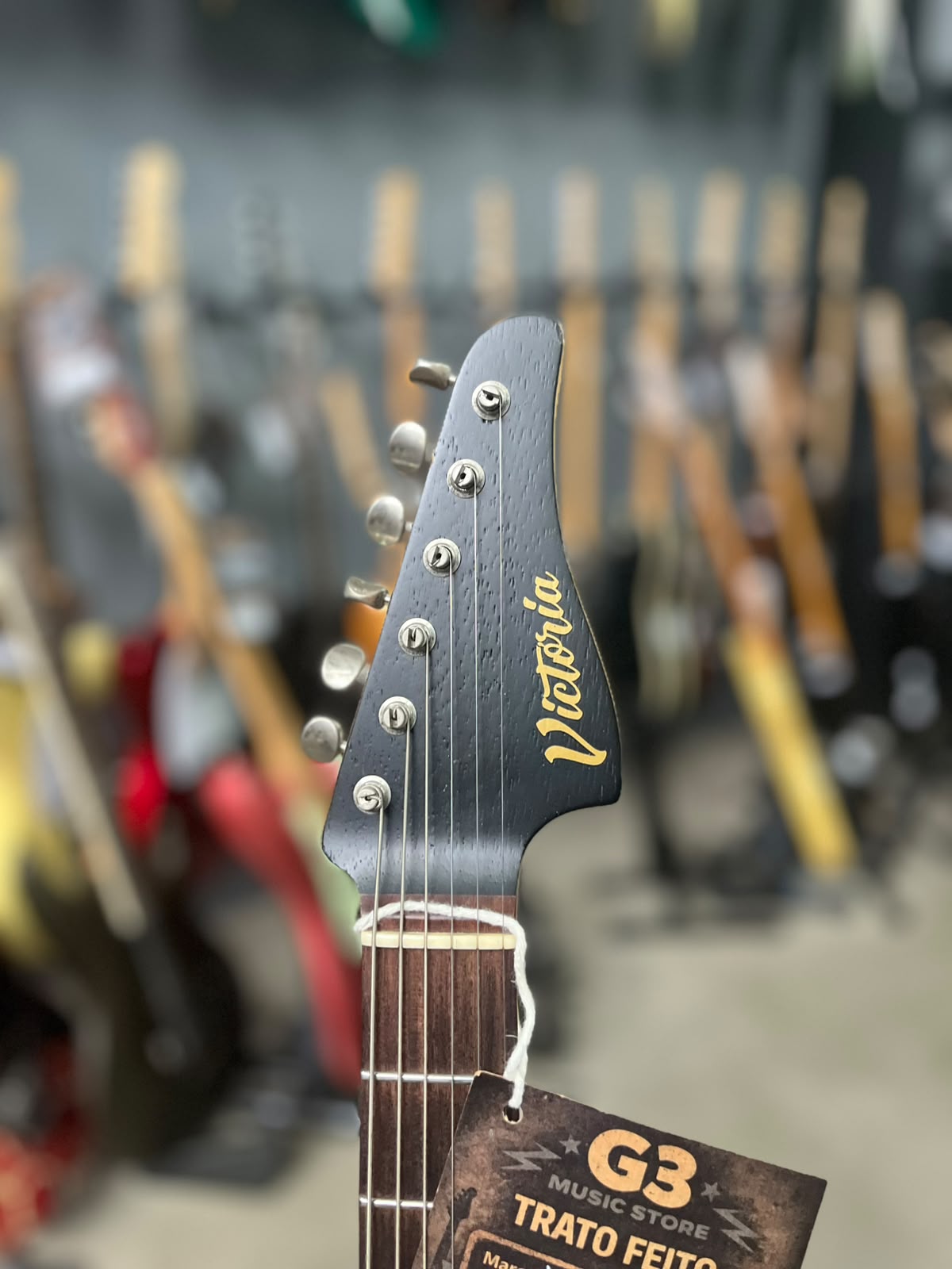 Guitarra Marca Victoria – Modelo: Telecaster miniatura 5