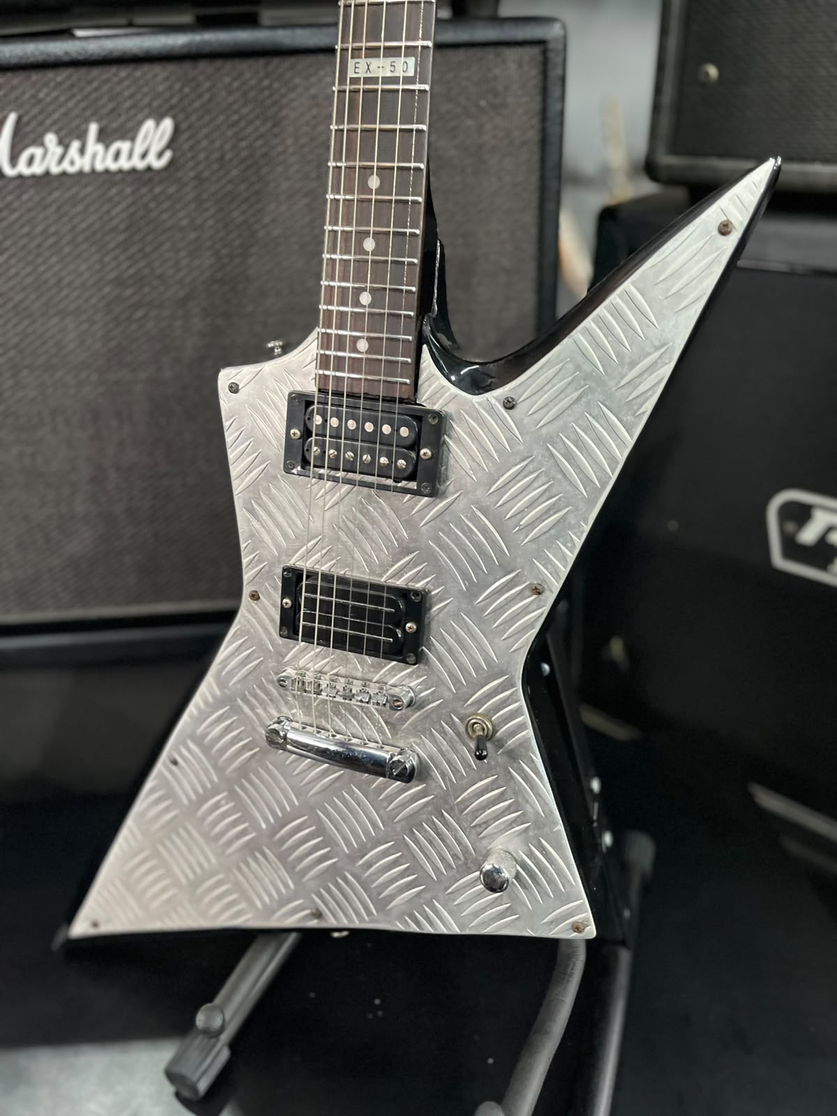 Guitarra Marca LTD modelo: Explorer EX50 miniatura 4