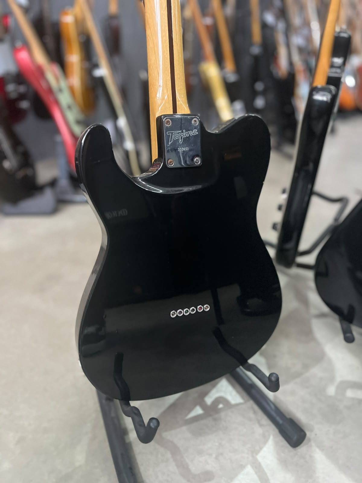 Guitarra Marca tagima – Modelo telecaster miniatura 9