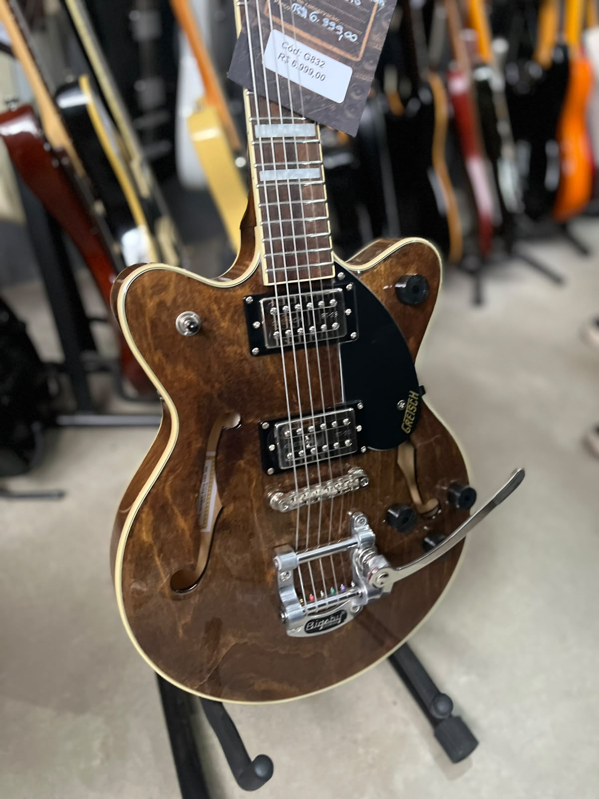 Guitarra Gretsch G2655T marrom escudo preto miniatura 3