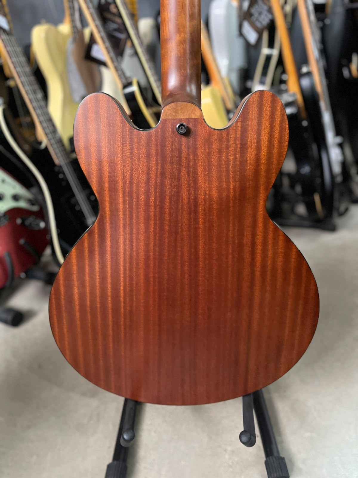 Guitarra Marca Condor JC-501 – Modelo: Semi acústica Madeira miniatura 7