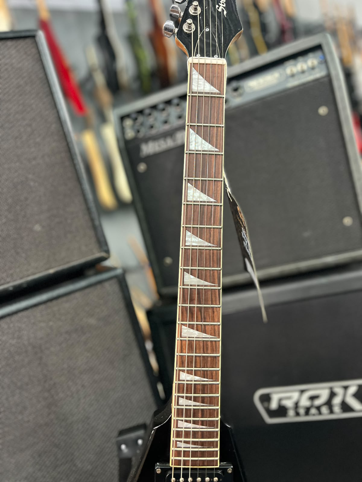 Guitarra Strinberg Flying v CLG 45 Preta miniatura 4