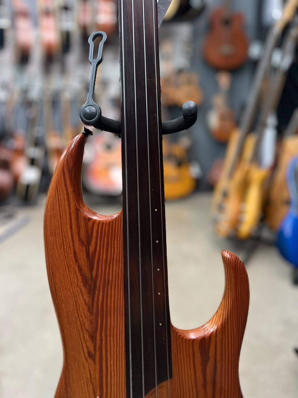 Baixo Fretless luthier amadeirado miniatura 4