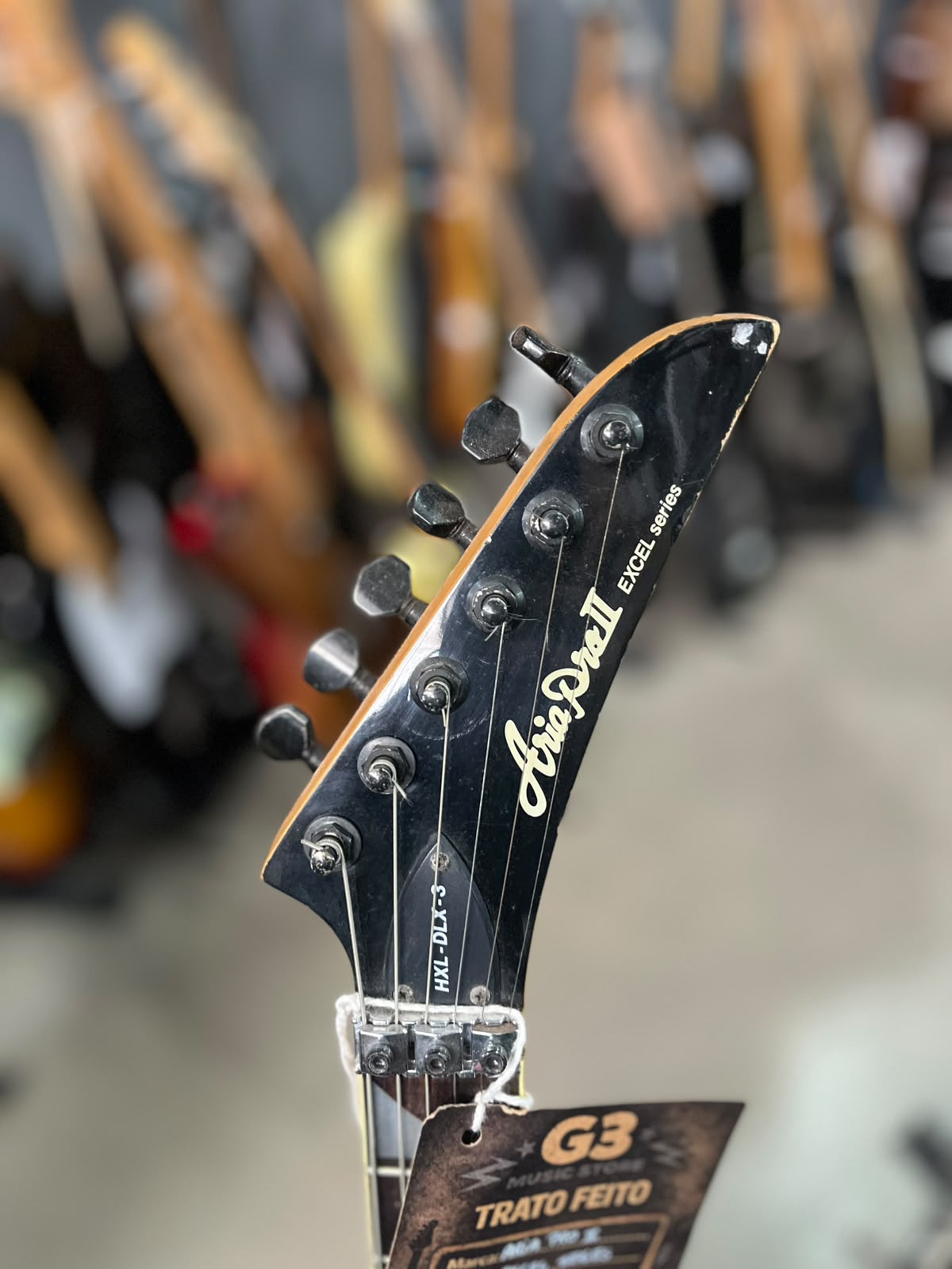 Guitarra Marca Ária Pro2 – Modelo: Excel séries com Floyd Relicada miniatura 5