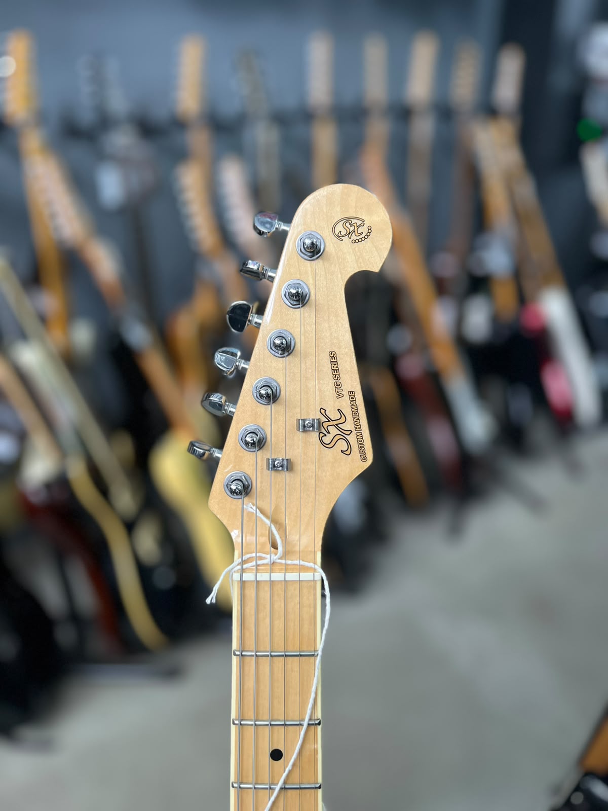 Guitarra SX VTG Series Sunburst Escudo perolado miniatura 5