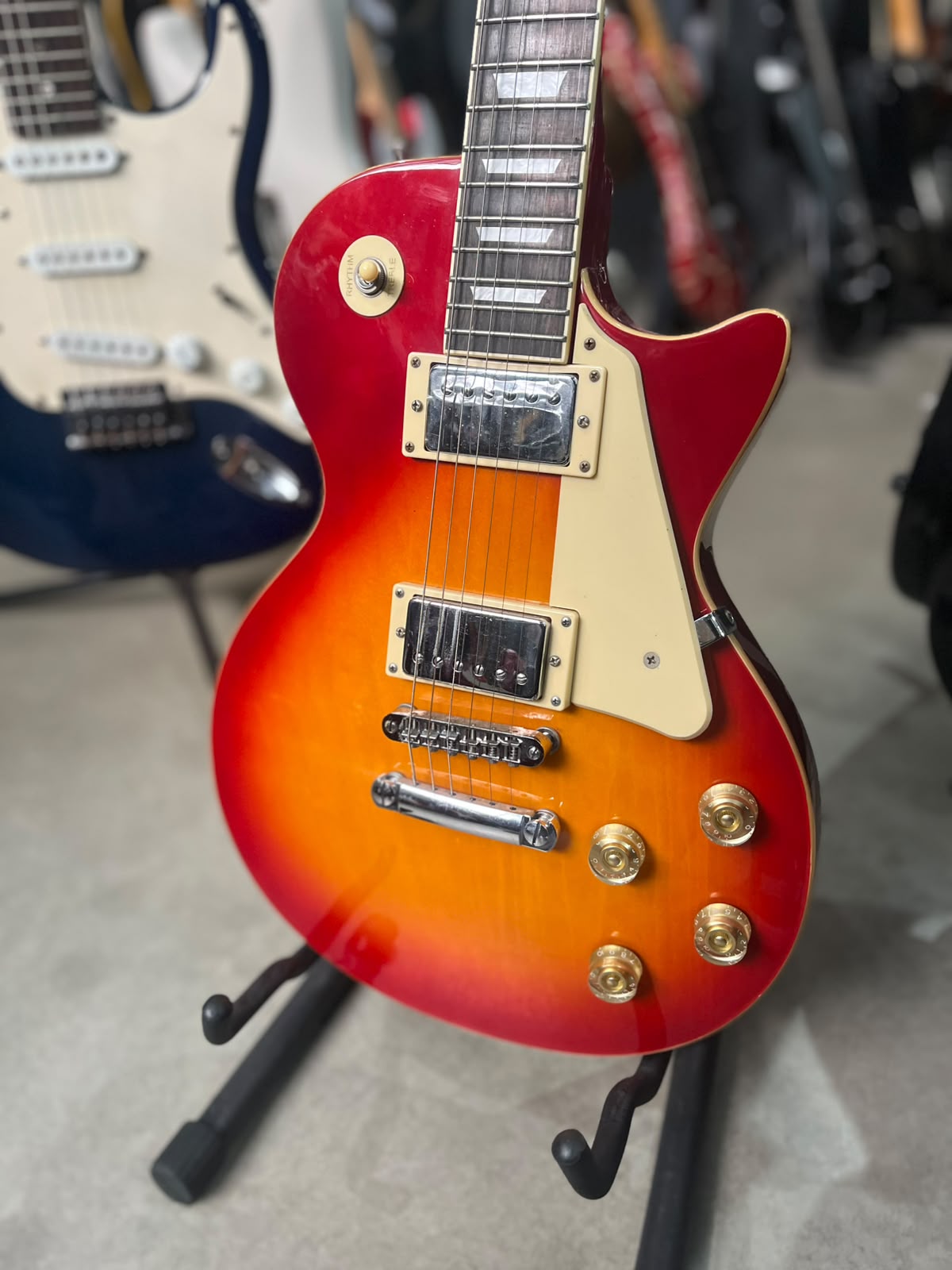 GUITARRA STRINBERG  LES PAUL  LPS 230 CHERRYBURST miniatura 2