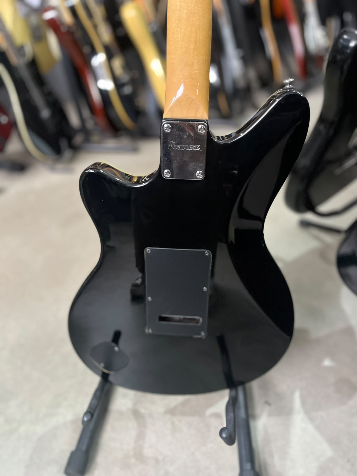 Guitarra Marca Ibanez Modelo: RC 330 miniatura 7