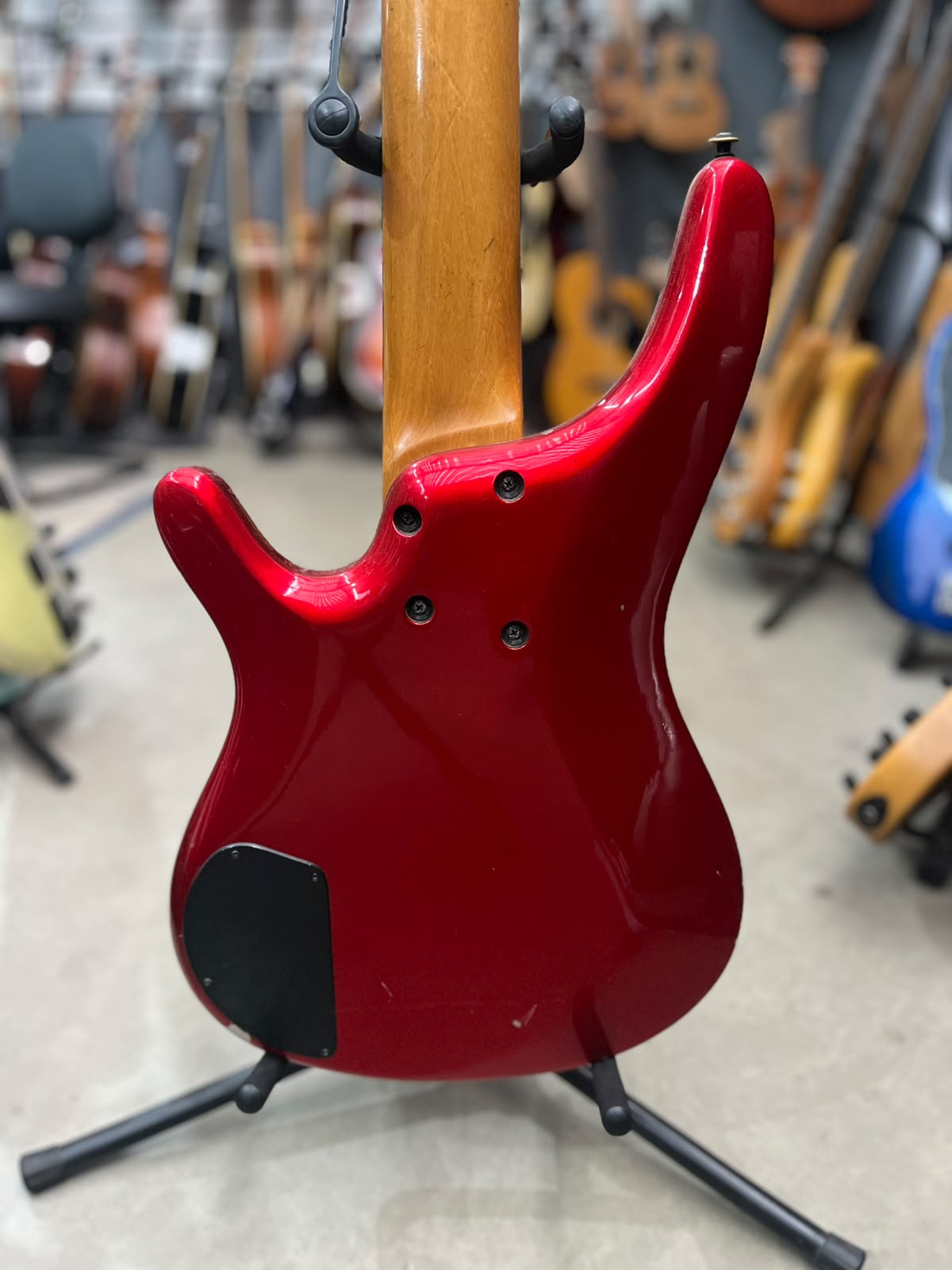 Baixo Yamaha Vermelho – Modelo 6 cordas miniatura 8