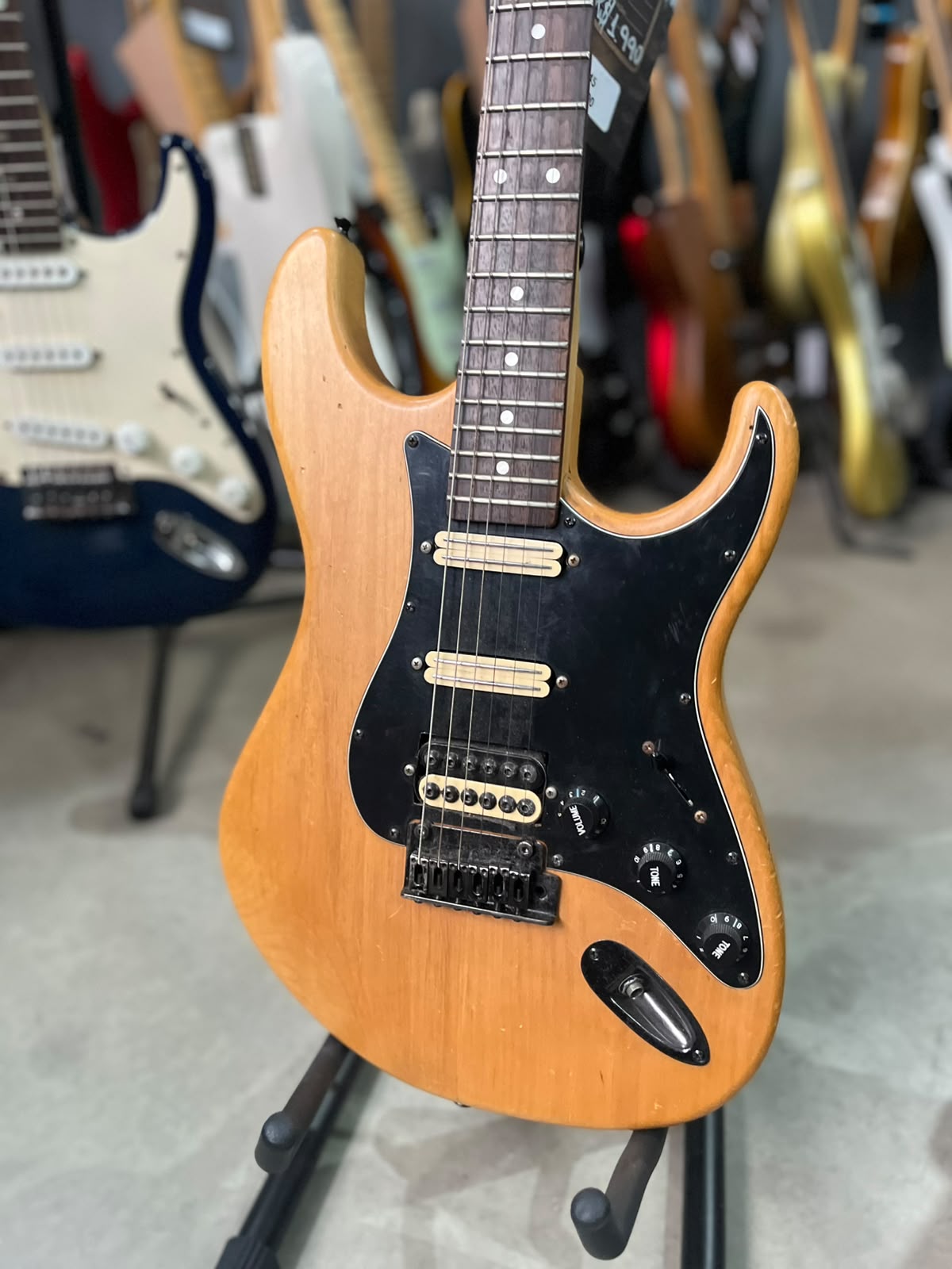 Guitarra Marca Tagima Modelo: Juninho Afram miniatura 2