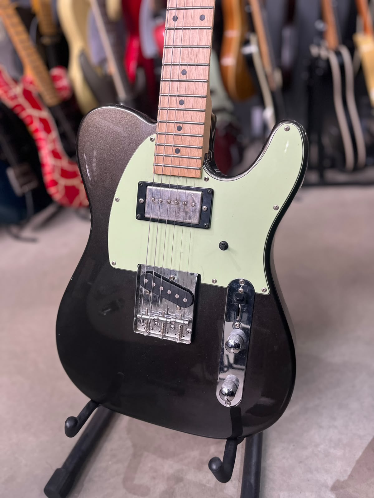 Marca Michael  Modelo telecaster customizada miniatura 2