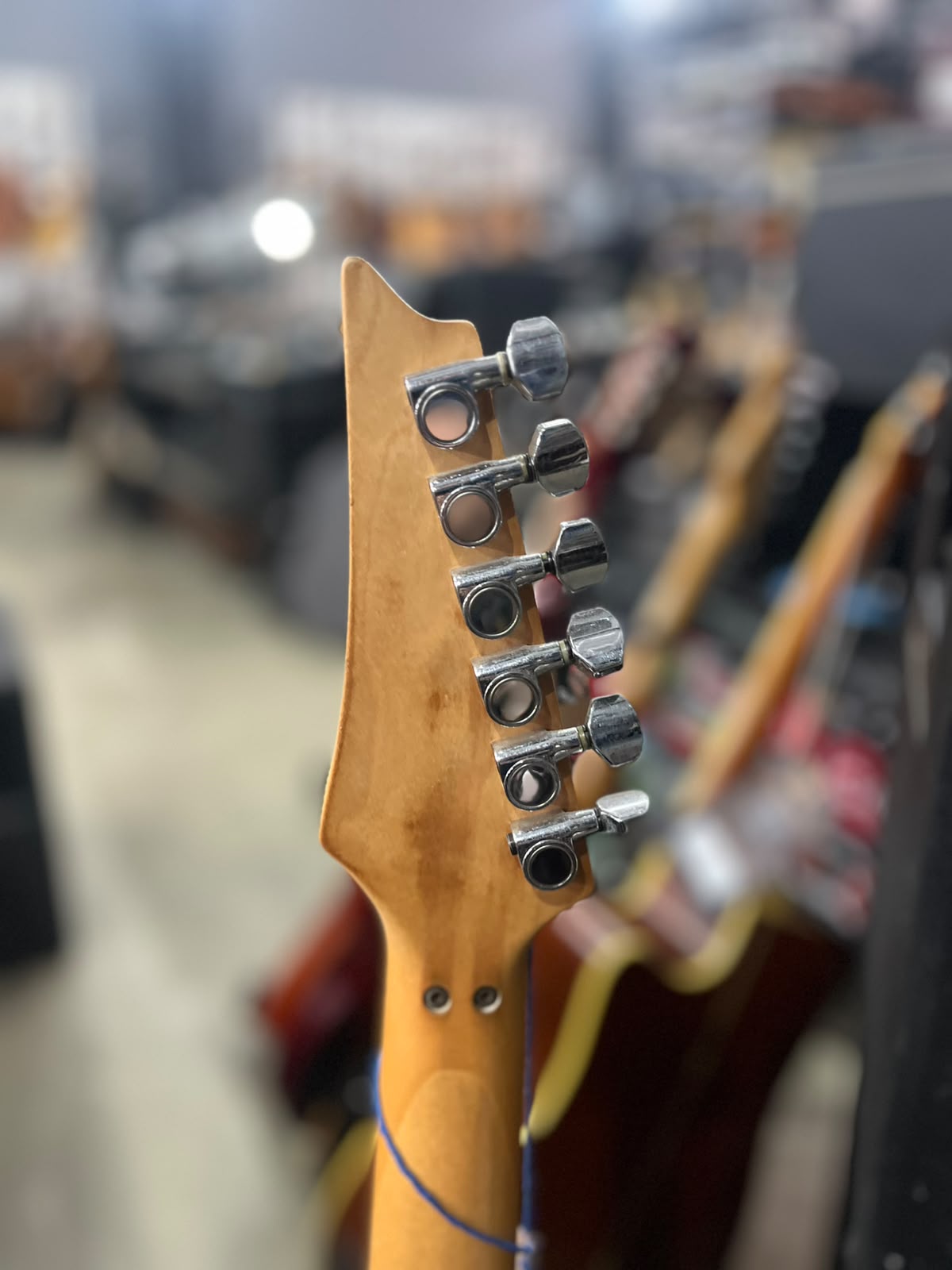 Guitarra Ibanez  Modelo: RG270 Madeira miniatura 6