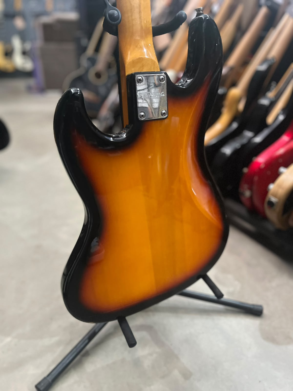 BAIXO TAGIMA WOODSTOCK 73 SUNBURST  4 CORDAS miniatura 9