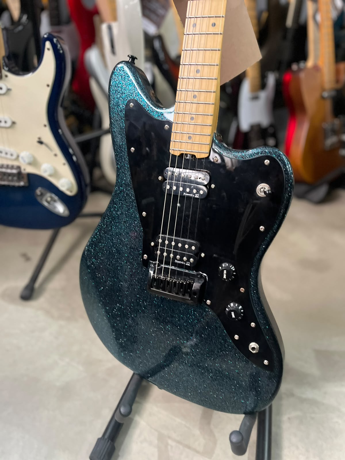 Guitarra Studebaker Jaguar azul sparkle escudo preto miniatura 2