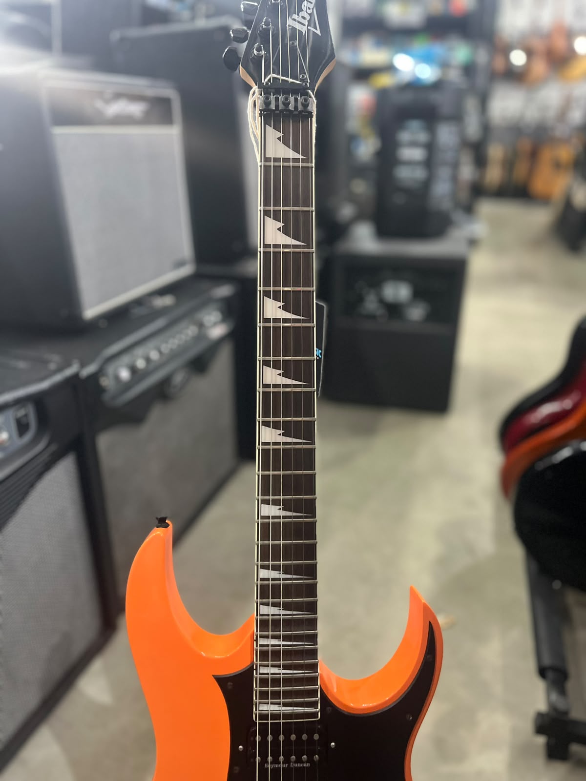 Guitarra Ibanez Laranja Ibanez RG Series – escudo preto  com floyd miniatura 5
