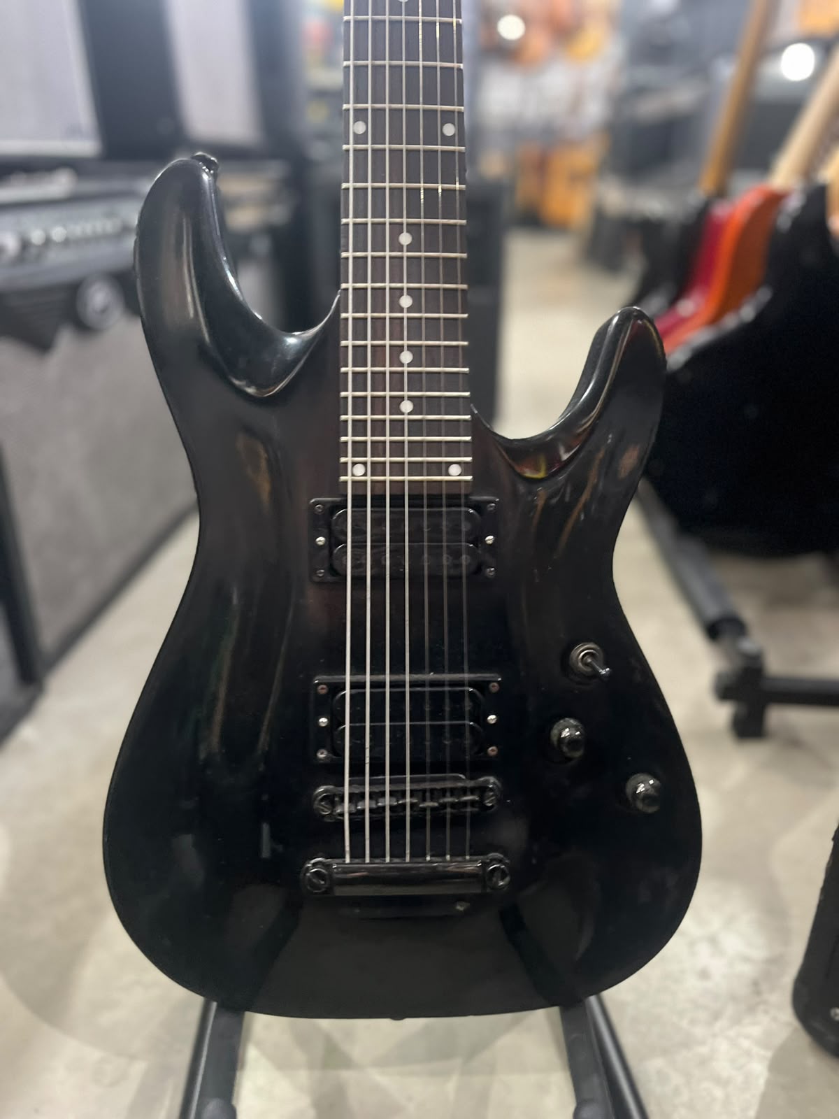Guitarra Marca Schecter Modelo: Diamond Séries 7 Cordas