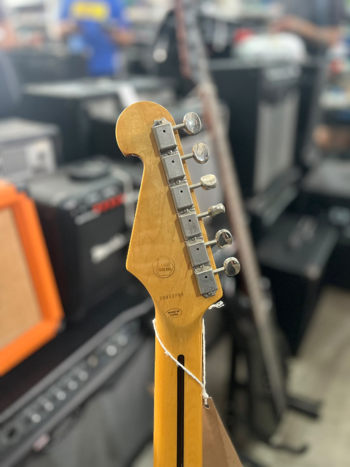 Guitarra Marca: SX – Modelo strato Creme escudo branco miniatura 6