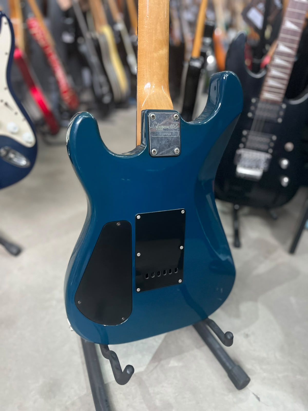 Guitarra Marca Charvette Modelo: Com Floyd  miniatura 9