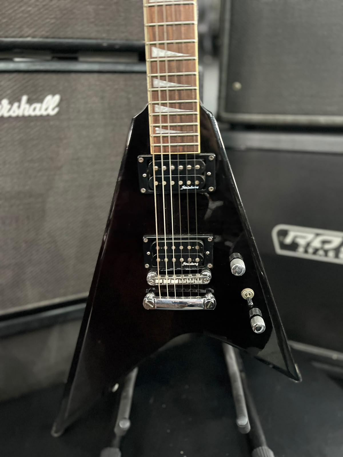 Guitarra Strinberg Flying v CLG 45 Preta