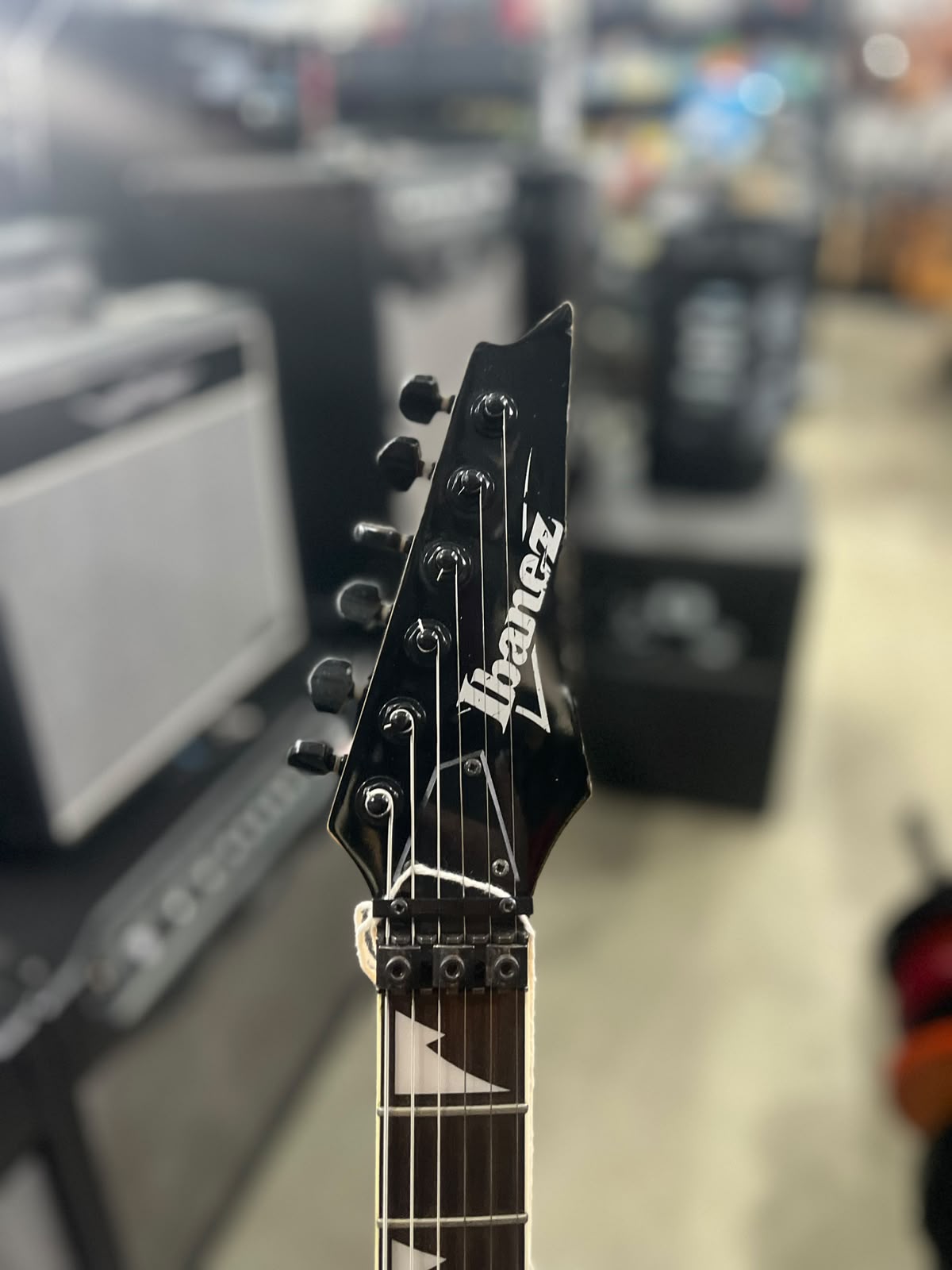 Guitarra Ibanez Laranja Ibanez RG Series – escudo preto  com floyd miniatura 6