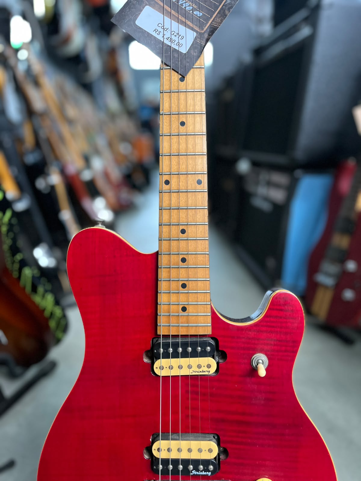 Guitarra Com Floyd vermelha frizo creme Strinberg miniatura 4