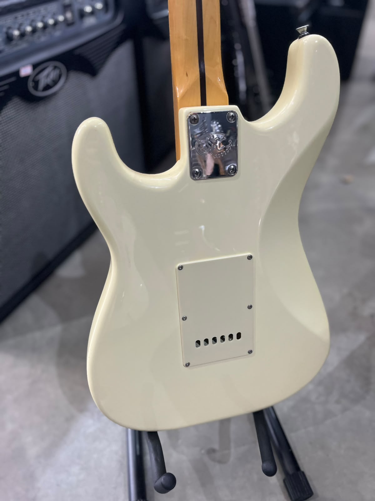 Guitarra Marca: SX – Modelo strato Creme escudo branco miniatura 7