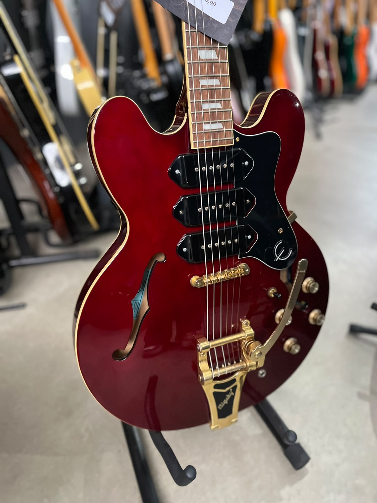 Epiphone Semi Acústica Riviera Custon p93 vermelha escudo preto miniatura 3