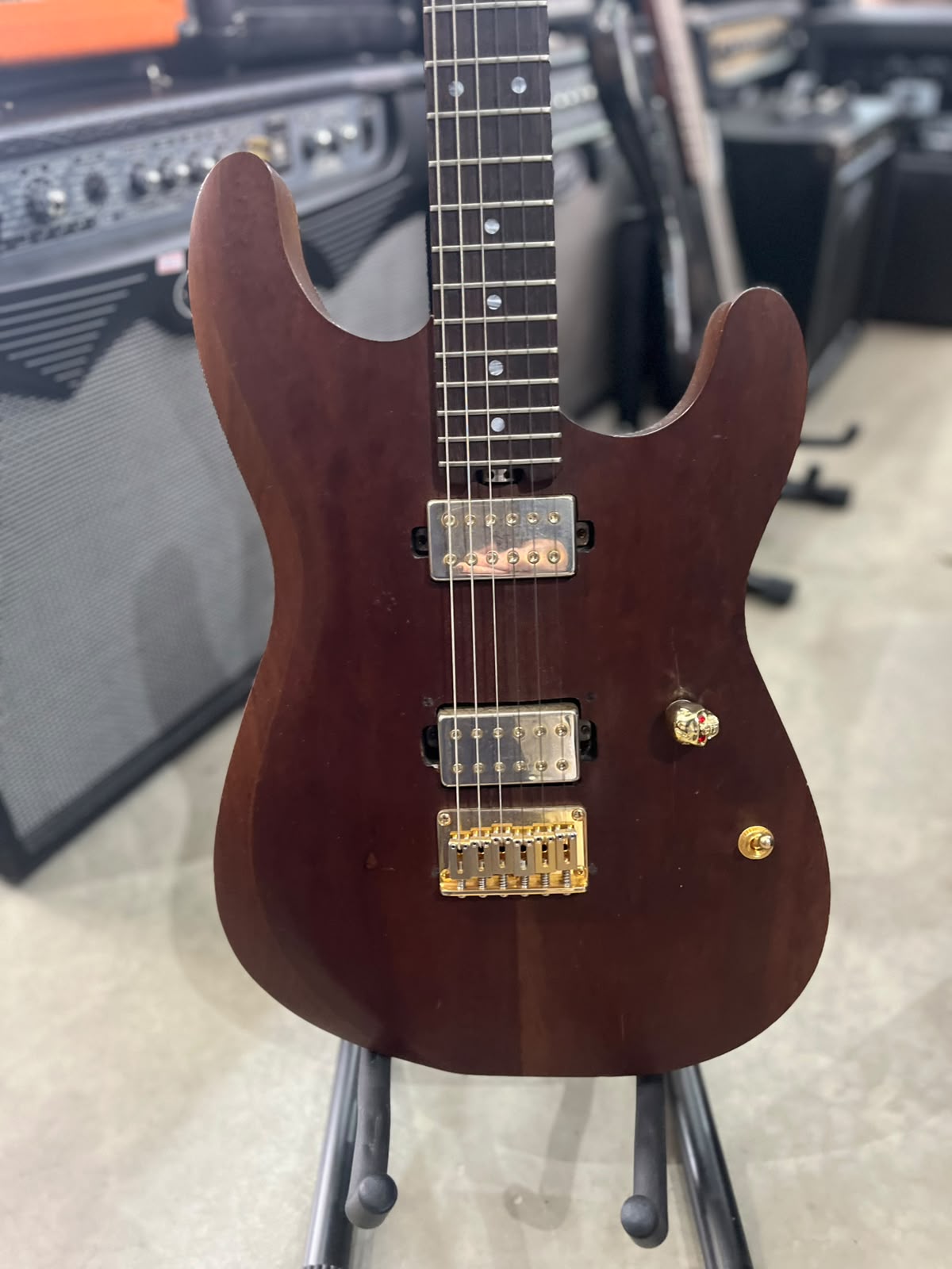 GUITARRA STUDEBACKER STRATO MADEIRA