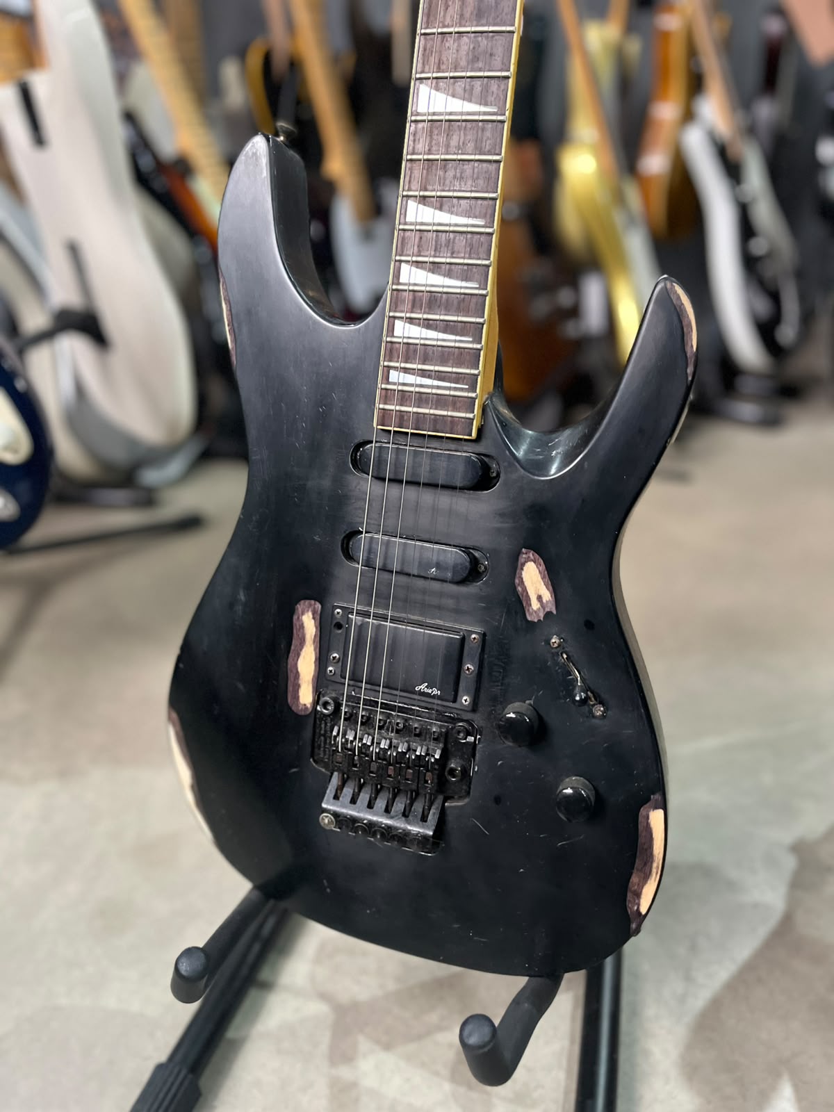 Guitarra Marca Ária Pro2 – Modelo: Excel séries com Floyd Relicada miniatura 2