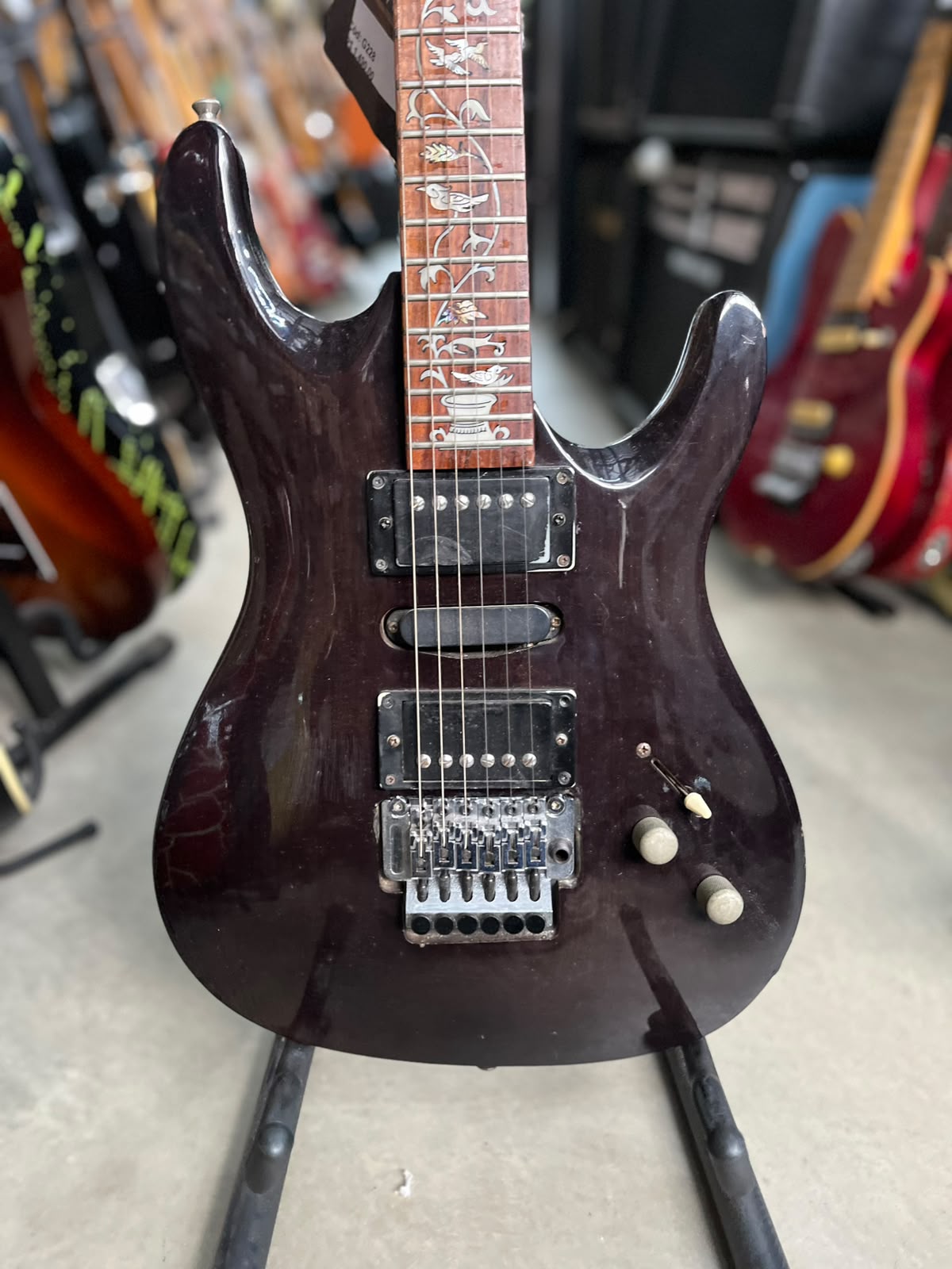 Guitarra Marca Strinberg – Modelo: Superstrato braço desenhado
