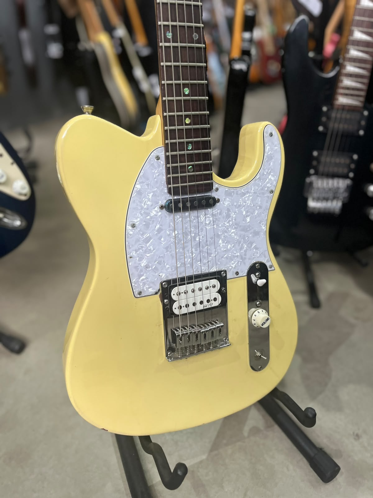 Guitarra Marca tagima  Modelo 505 telecaster  miniatura 3